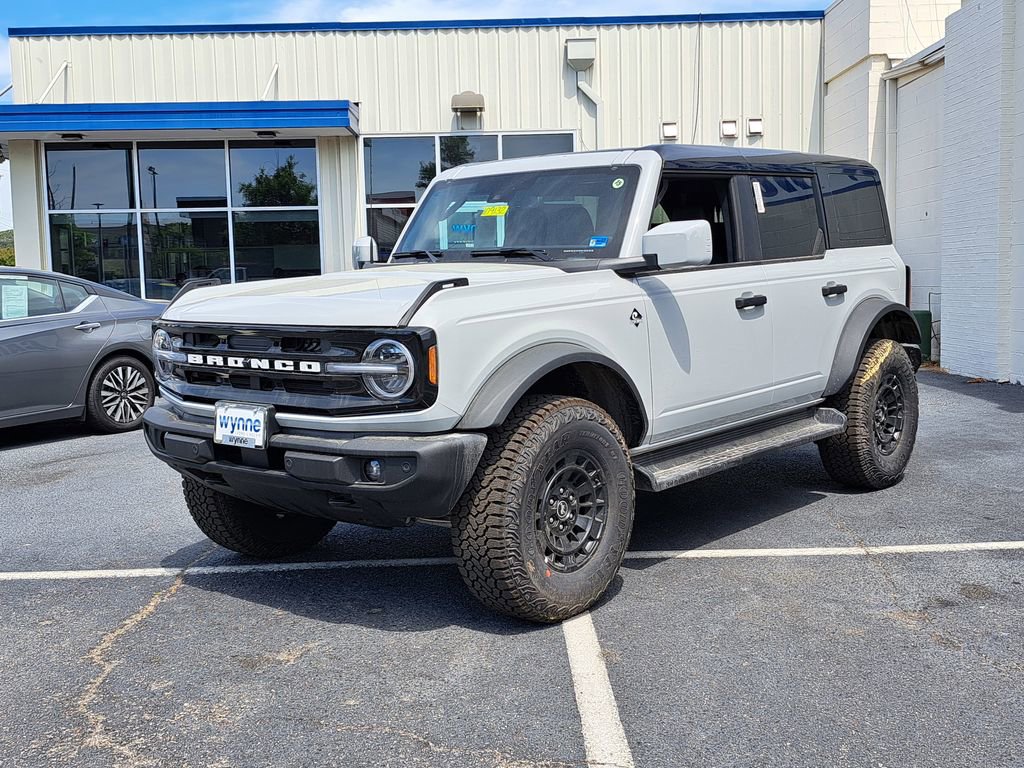 New 2026 Ford Bronco Outer Banks w/ Sasquatch Package AWD/4WD image 3