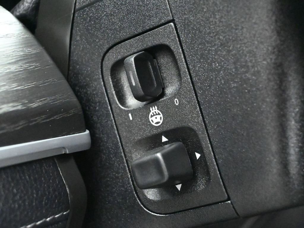 Used 2023 Mercedes-Benz GLE 450 4MATIC w/ AMG Line Exterior image 24