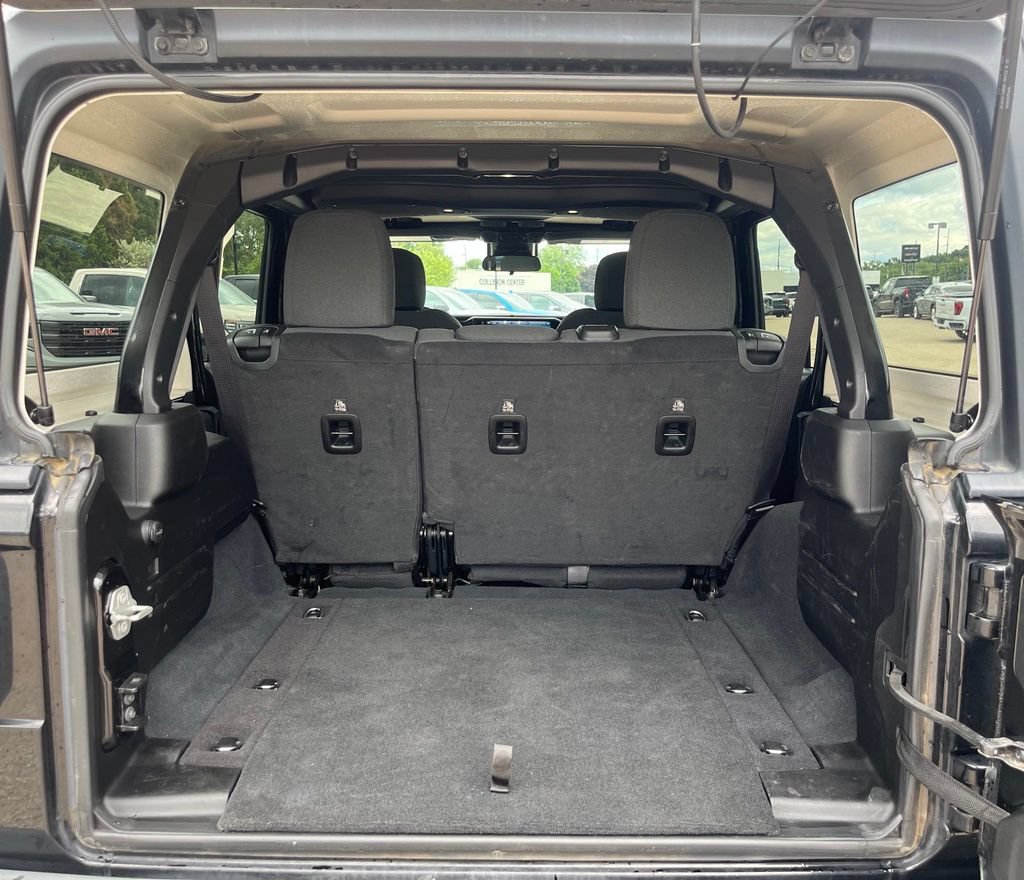 Used 2024 Jeep Wrangler Unlimited Sport AWD/4WD image 9
