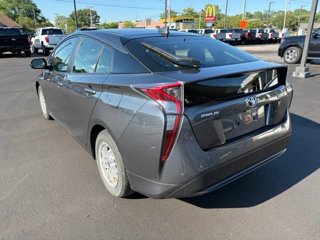 Used 2016 Toyota Prius Two FWD image 3