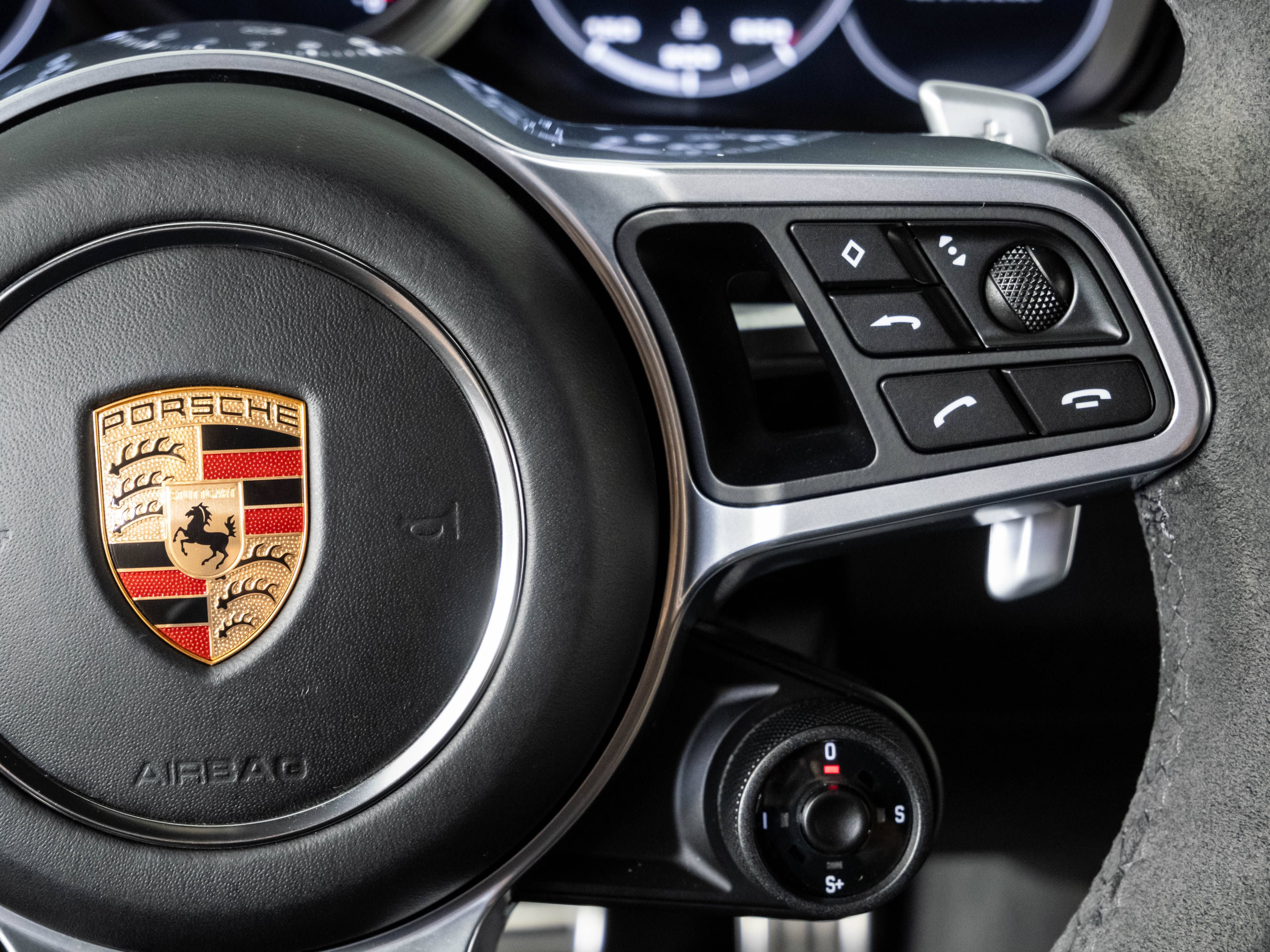 Used 2023 Porsche Cayenne GTS AWD/4WD image 10