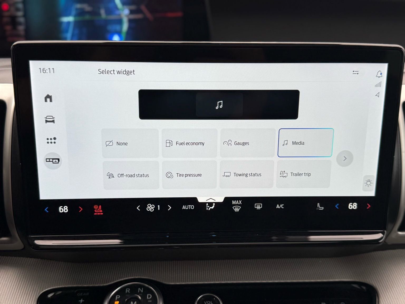 Used 2025 Ford Expedition Active image 30