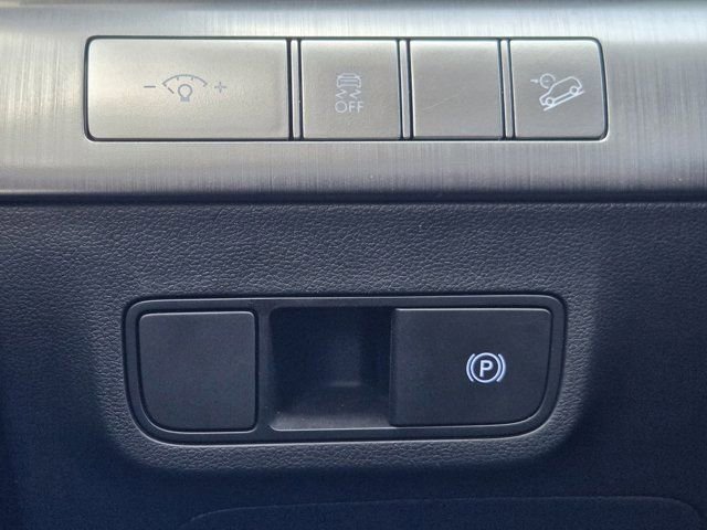 Certified 2025 Hyundai Kona SEL image 22