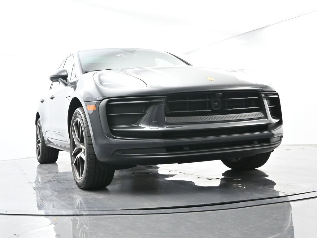Certified 2023 Porsche Macan AWD/4WD image 52