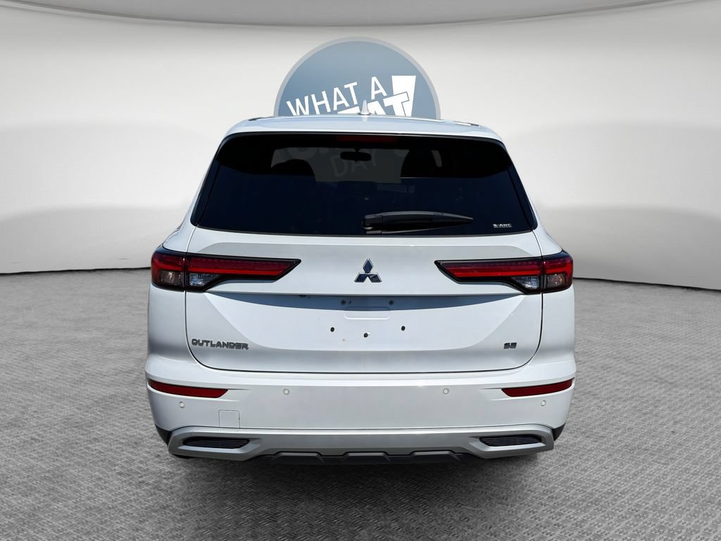 Used 2024 Mitsubishi Outlander SE AWD/4WD image 5