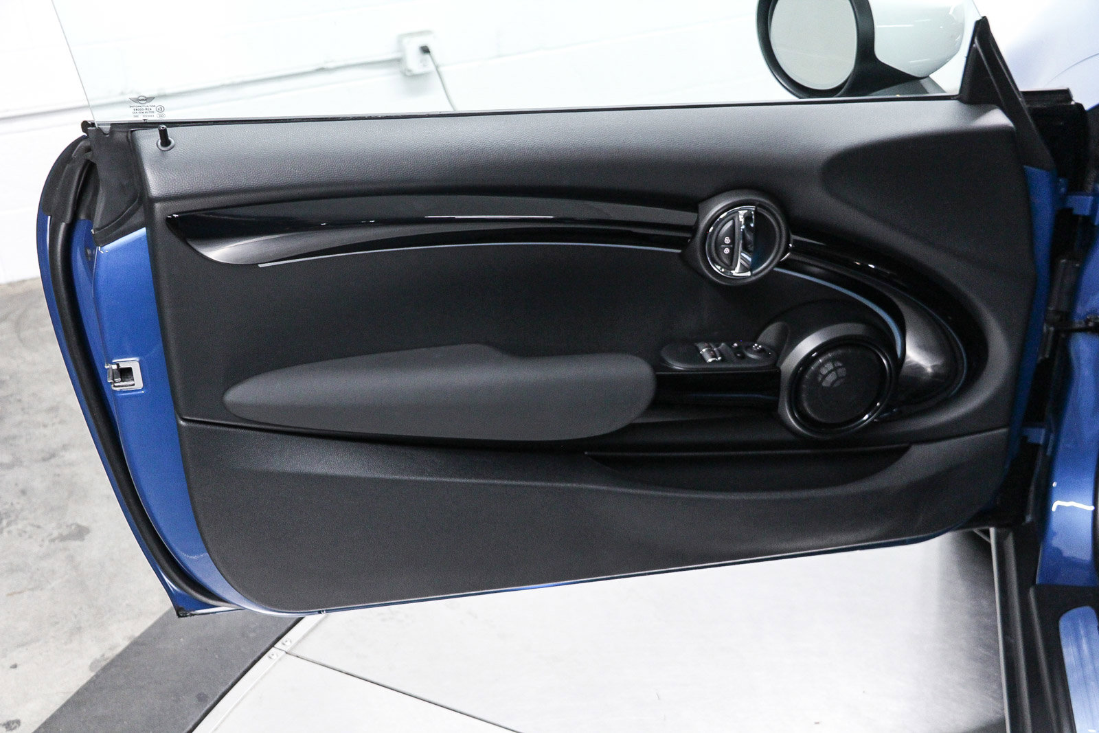 Certified 2024 MINI Cooper SE FWD image 22