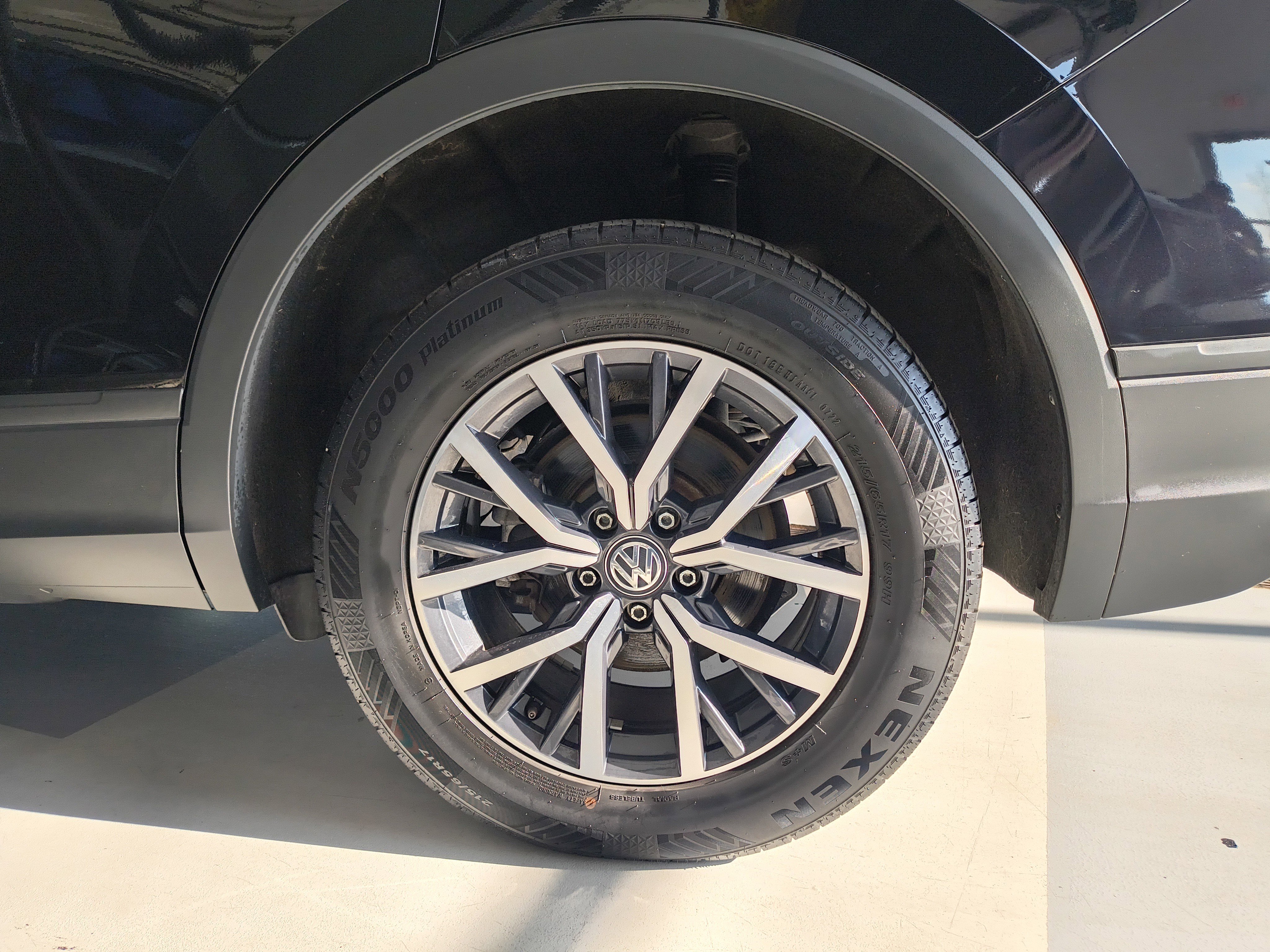 Used 2021 Volkswagen Tiguan S image 29