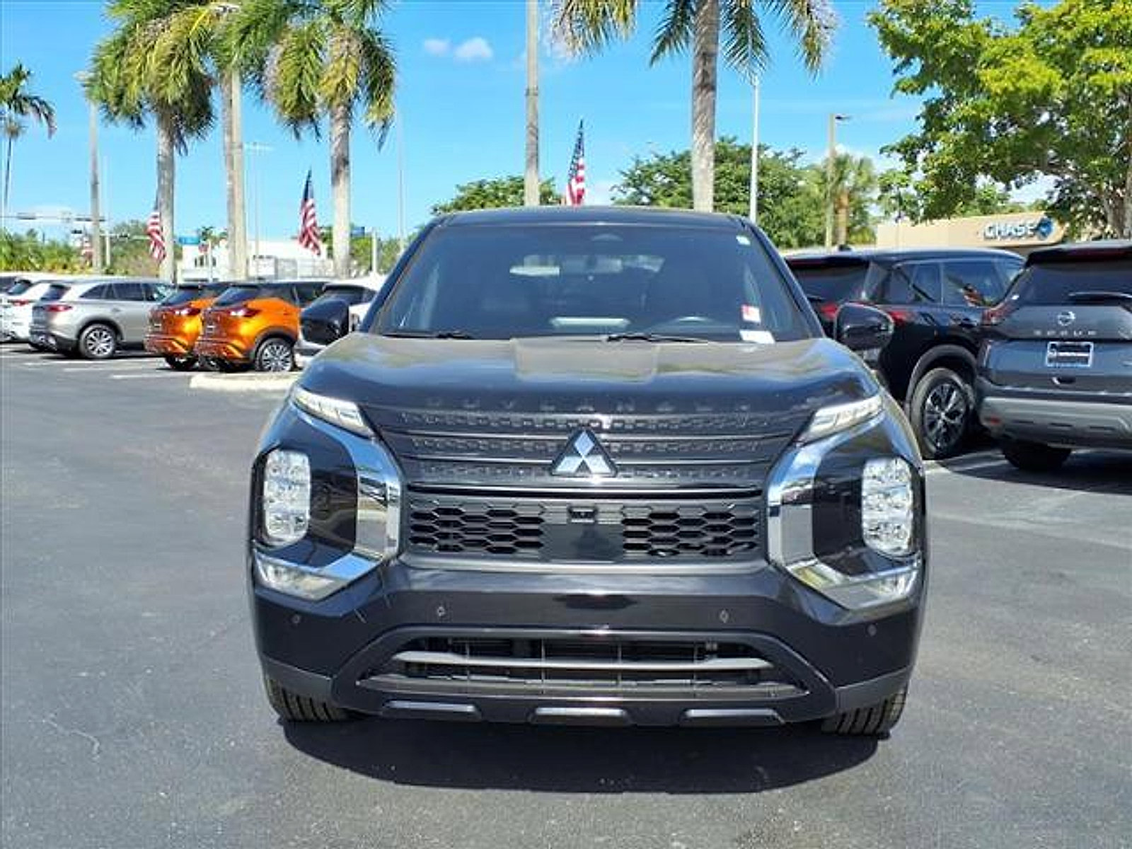 Used 2023 Mitsubishi Outlander SE Black Edition image 10