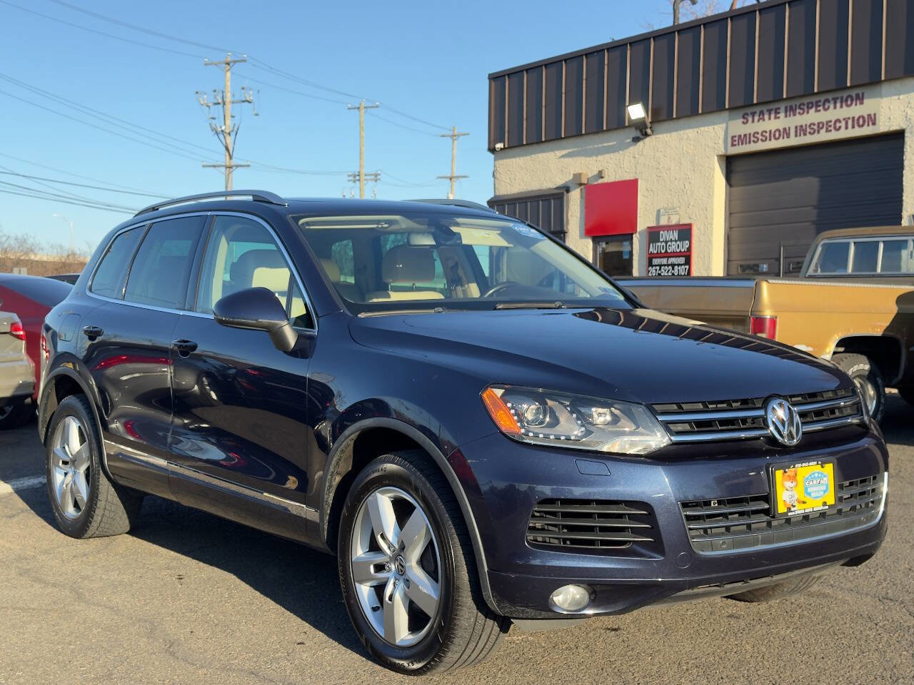 Used 2013 Volkswagen Touareg Sport image 8