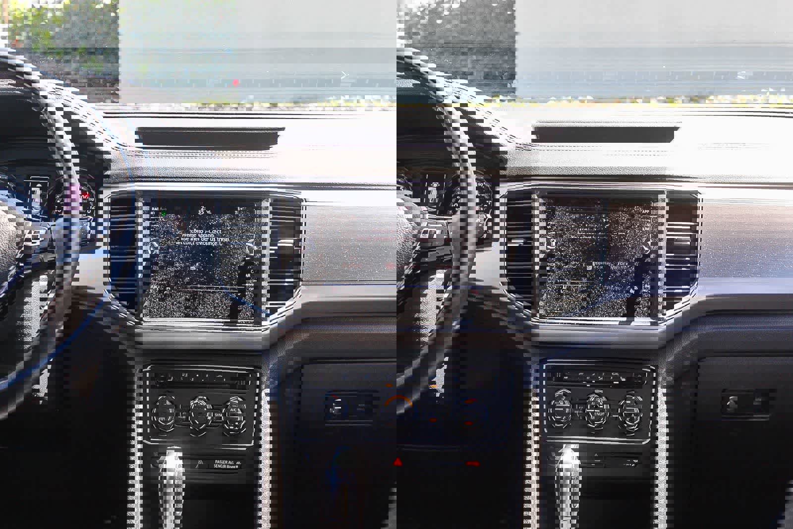 Used 2019 Volkswagen Atlas SE w/ Towing Package image 18