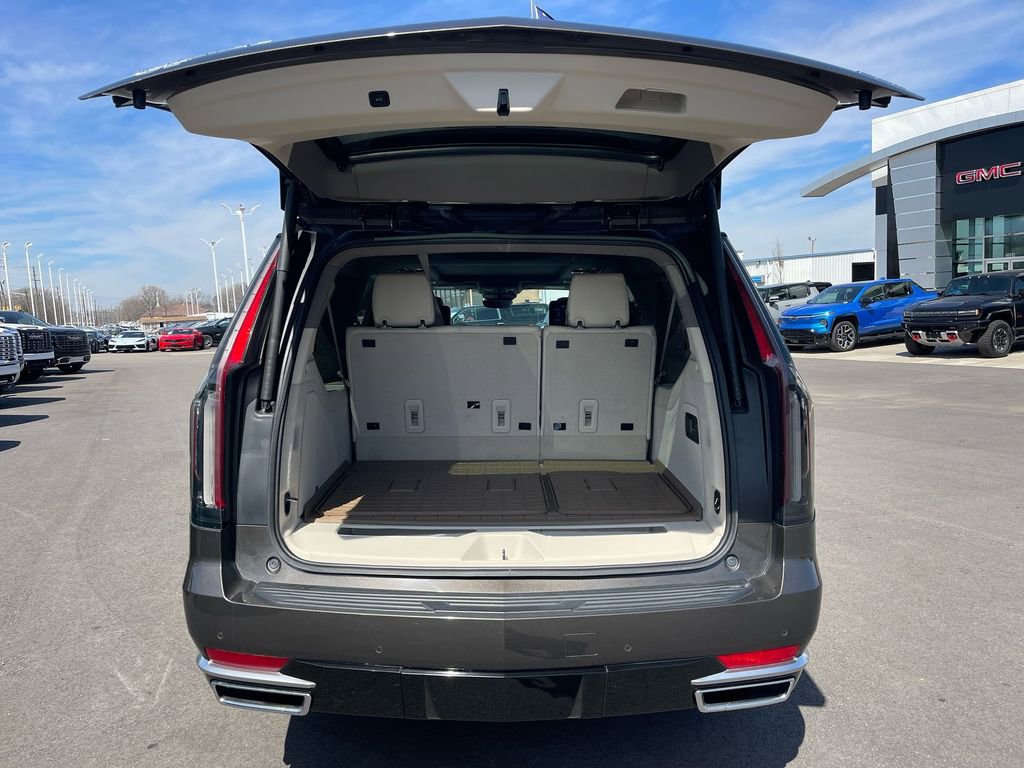 Used 2021 Cadillac Escalade ESV Premium Luxury Platinum image 32