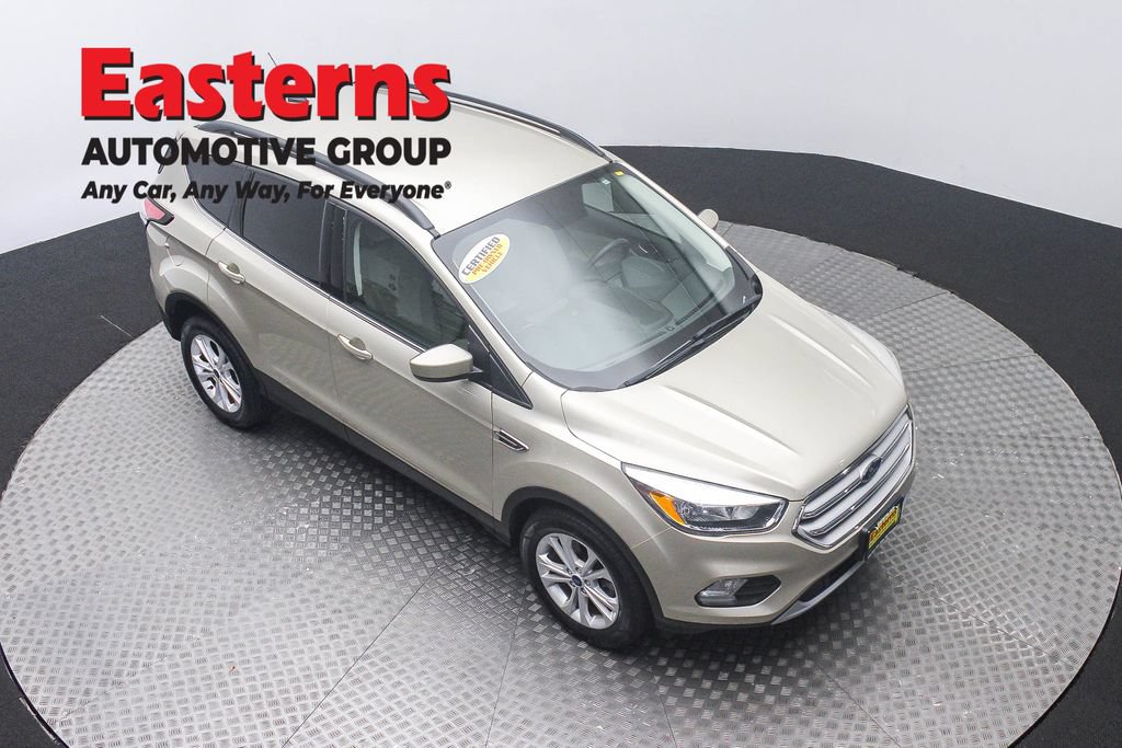 Used 2018 Ford Escape SE w/ SE Sync 3 Package AWD/4WD image 3