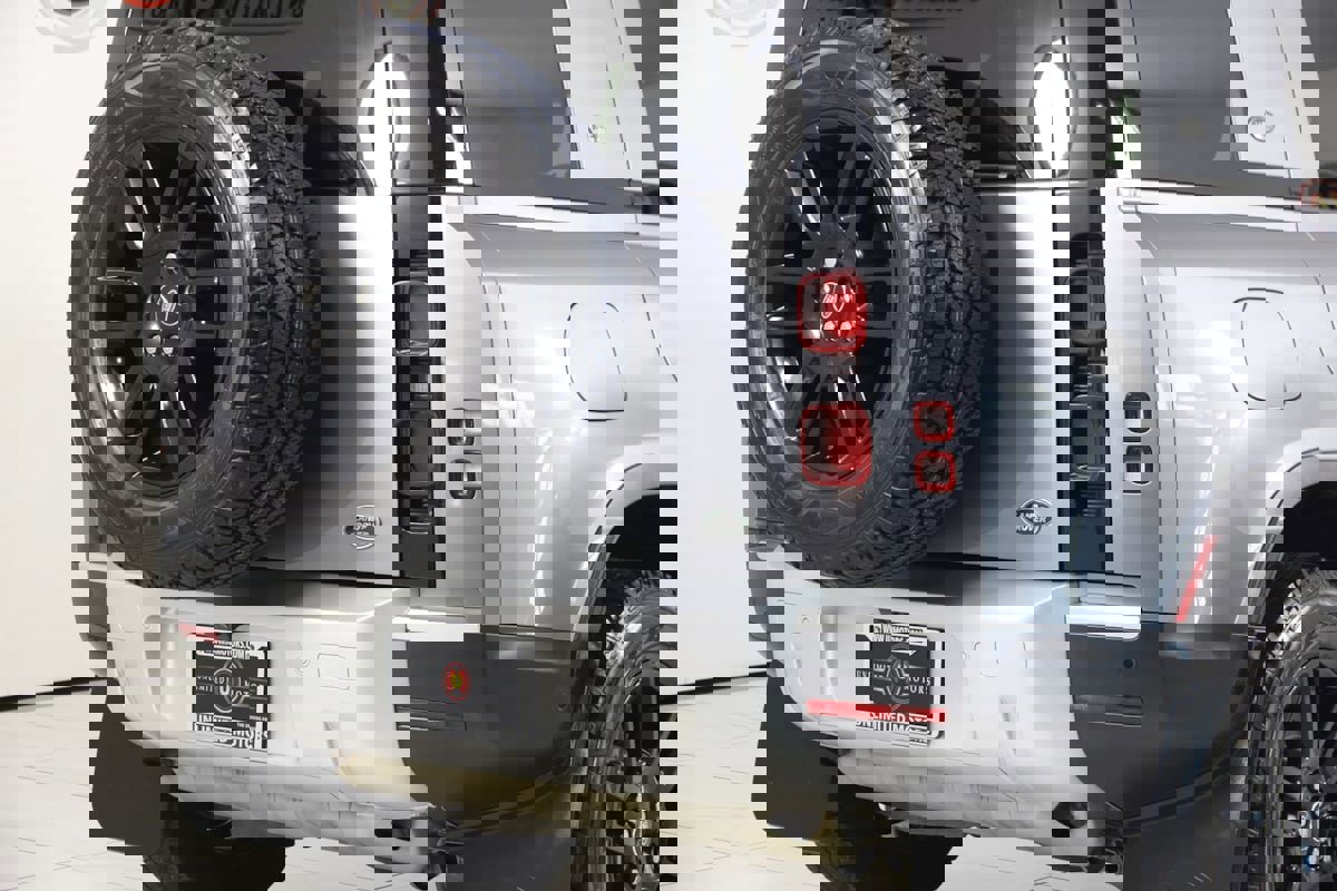 Used 2023 Land Rover Defender 110 SE image 52