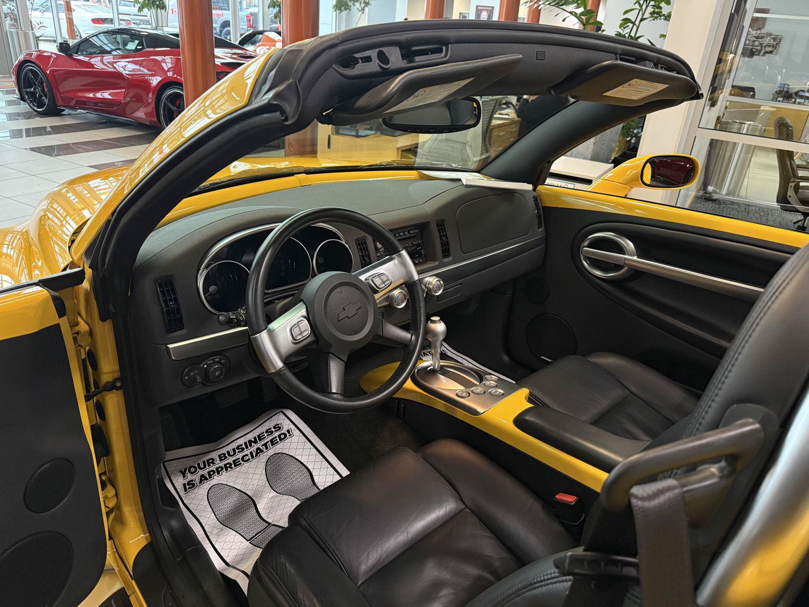 Used 2004 Chevrolet SSR w/ Preferred Equipment Group RWD image 11