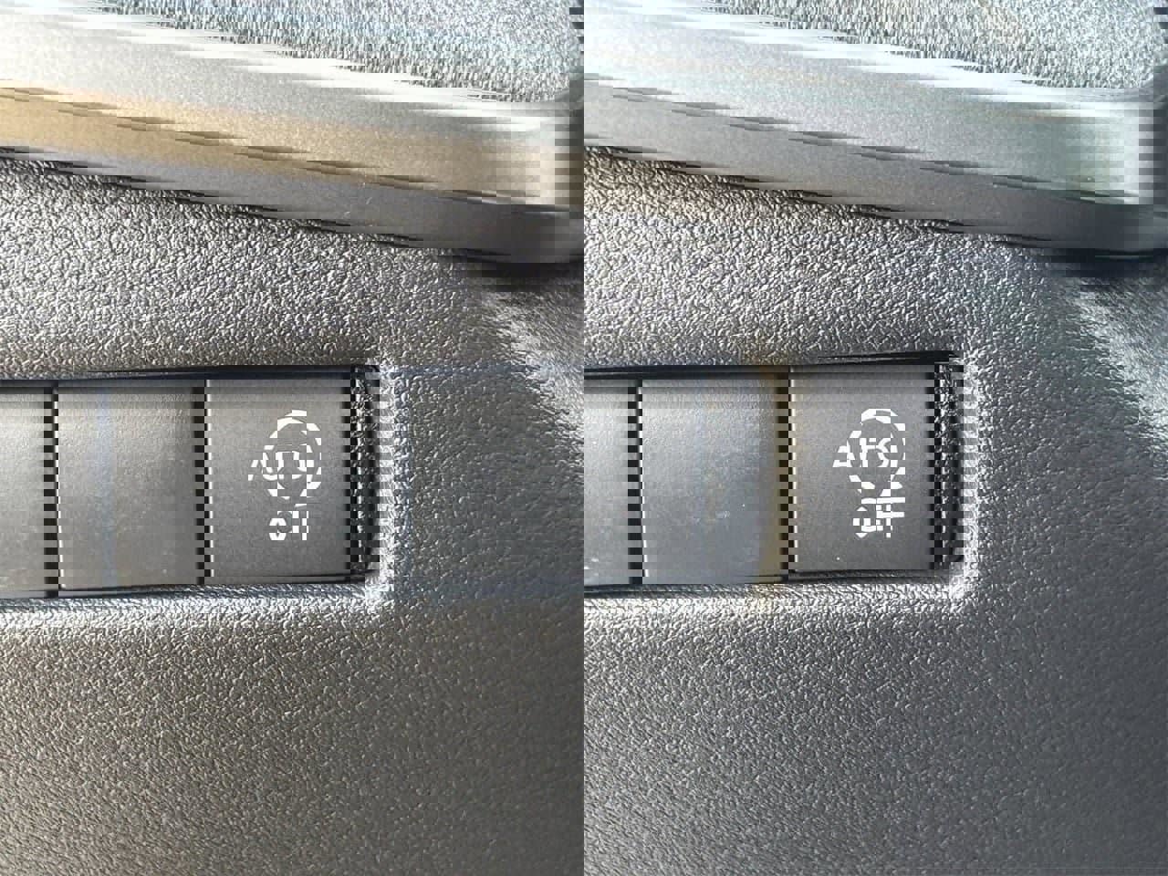 New 2026 Nissan Kicks SV image 33