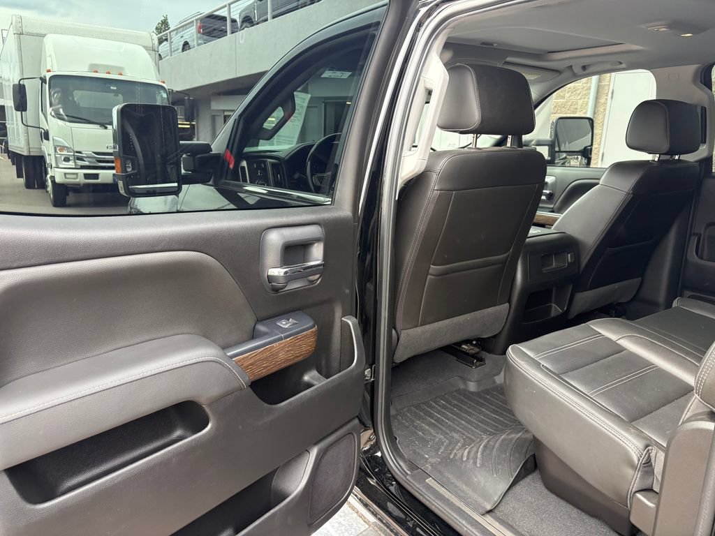 Used 2019 GMC Sierra 2500 Denali w/ Duramax Plus Package AWD/4WD image 25