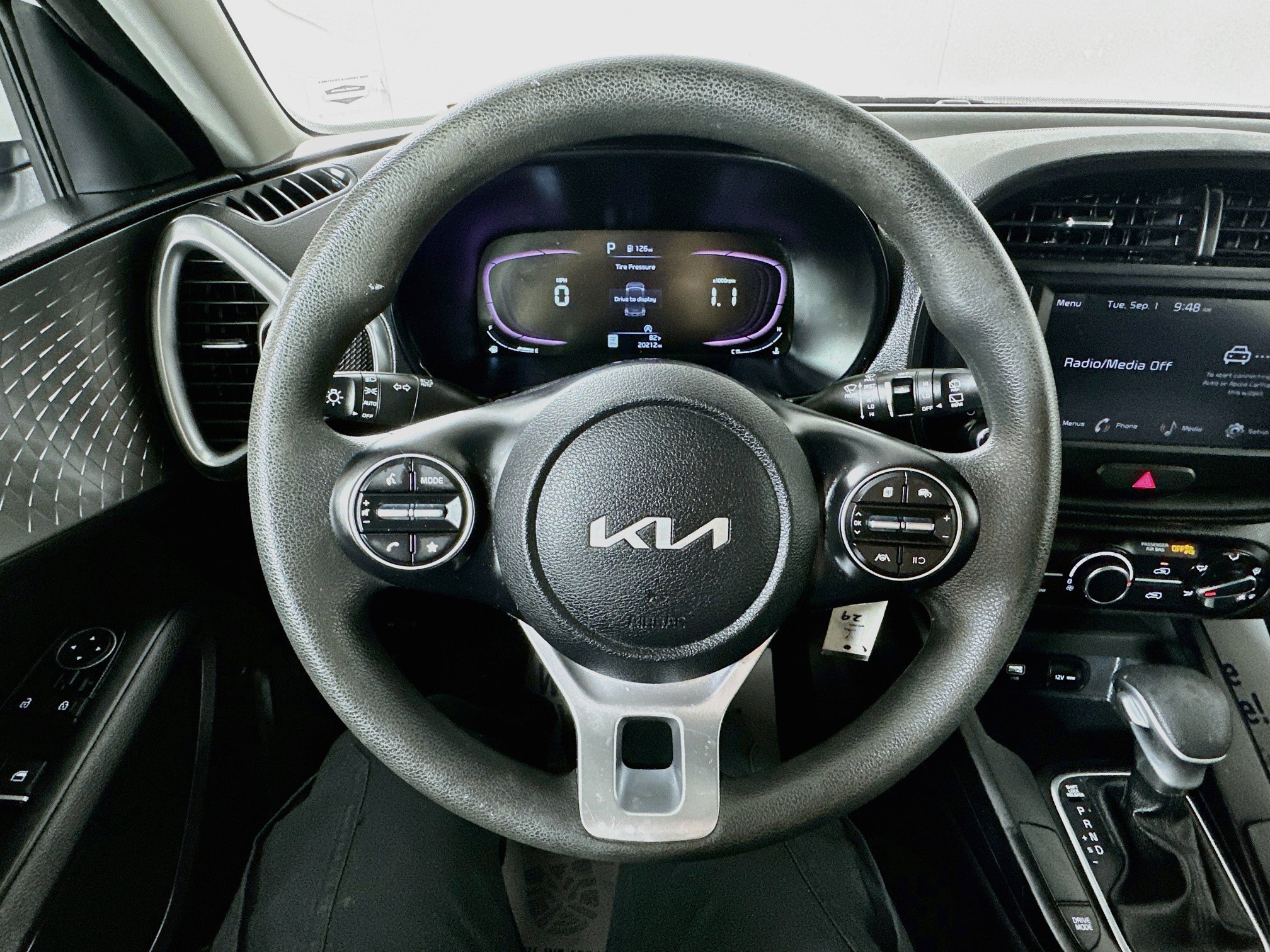 Used 2023 Kia Soul LX FWD image 11