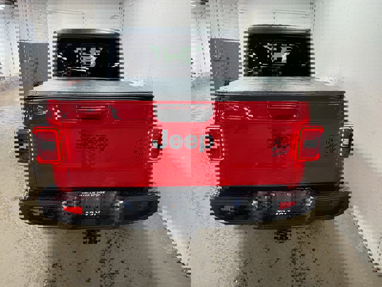 Used 2022 Jeep Gladiator Willys image 8