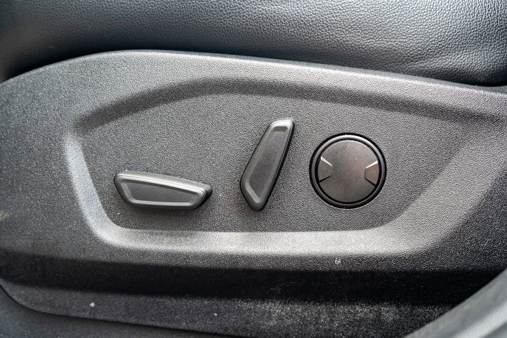 Used 2024 Ford Edge Titanium image 19