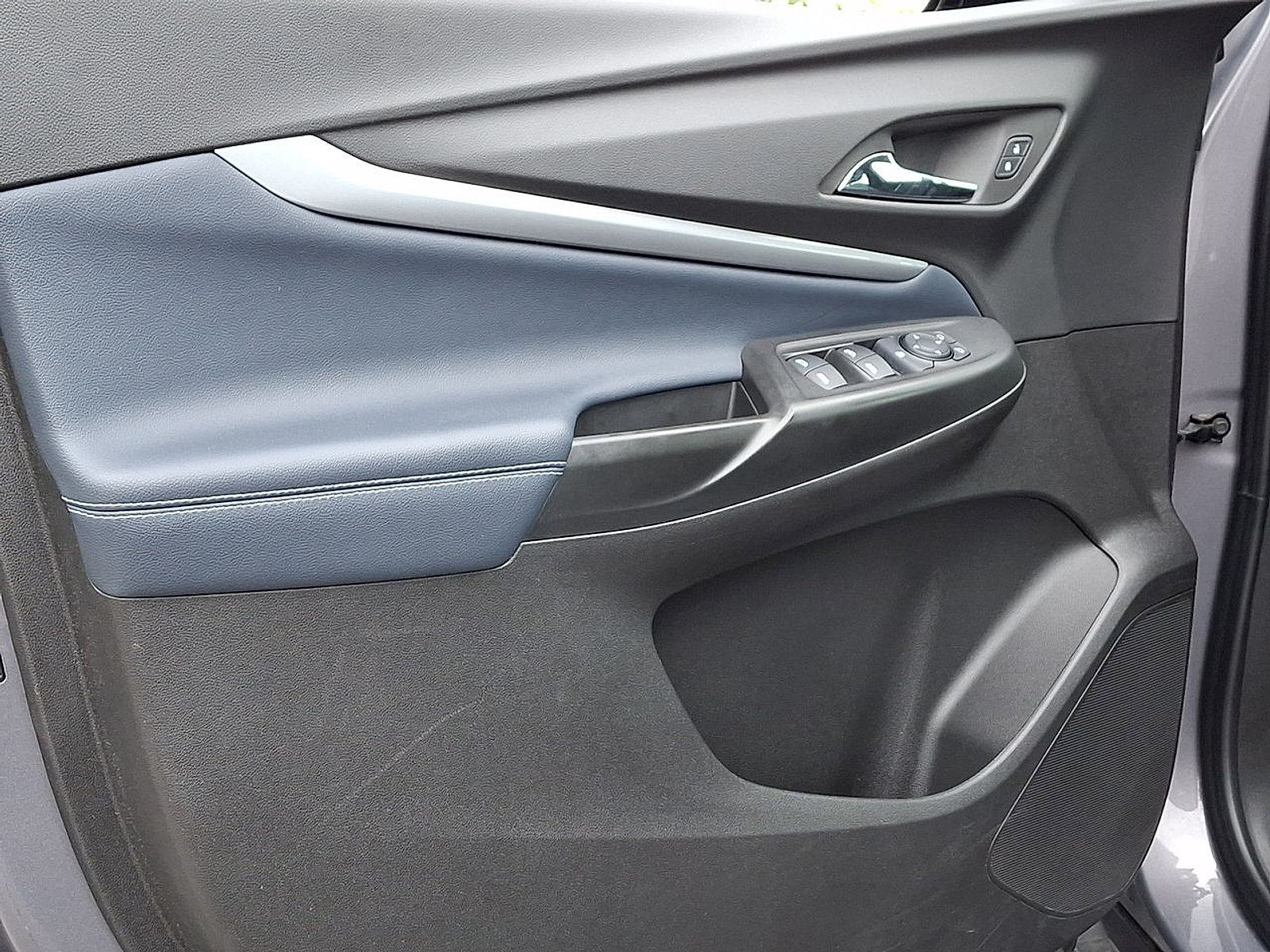 Certified 2023 Chevrolet Bolt EUV Premier FWD image 10