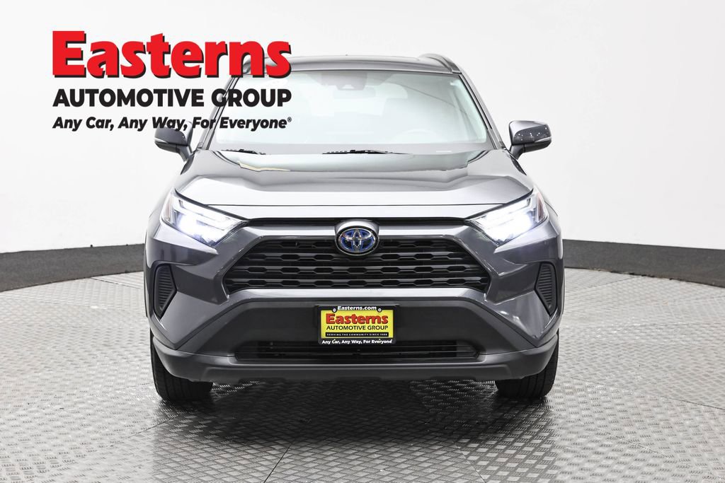 Used 2022 Toyota RAV4 XLE w/ Convenience Package AWD/4WD image 2