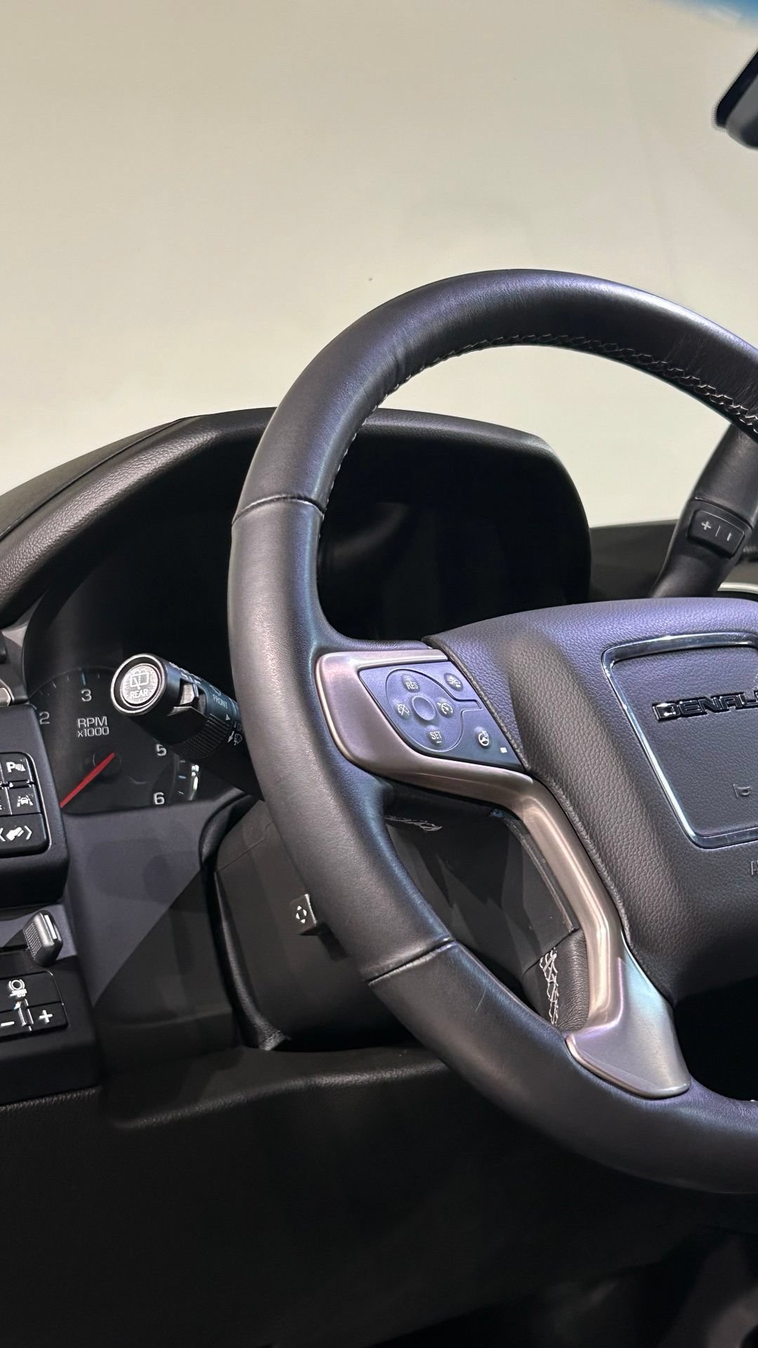 Used 2019 GMC Yukon Denali w/ Denali Ultimate Package AWD/4WD image 47