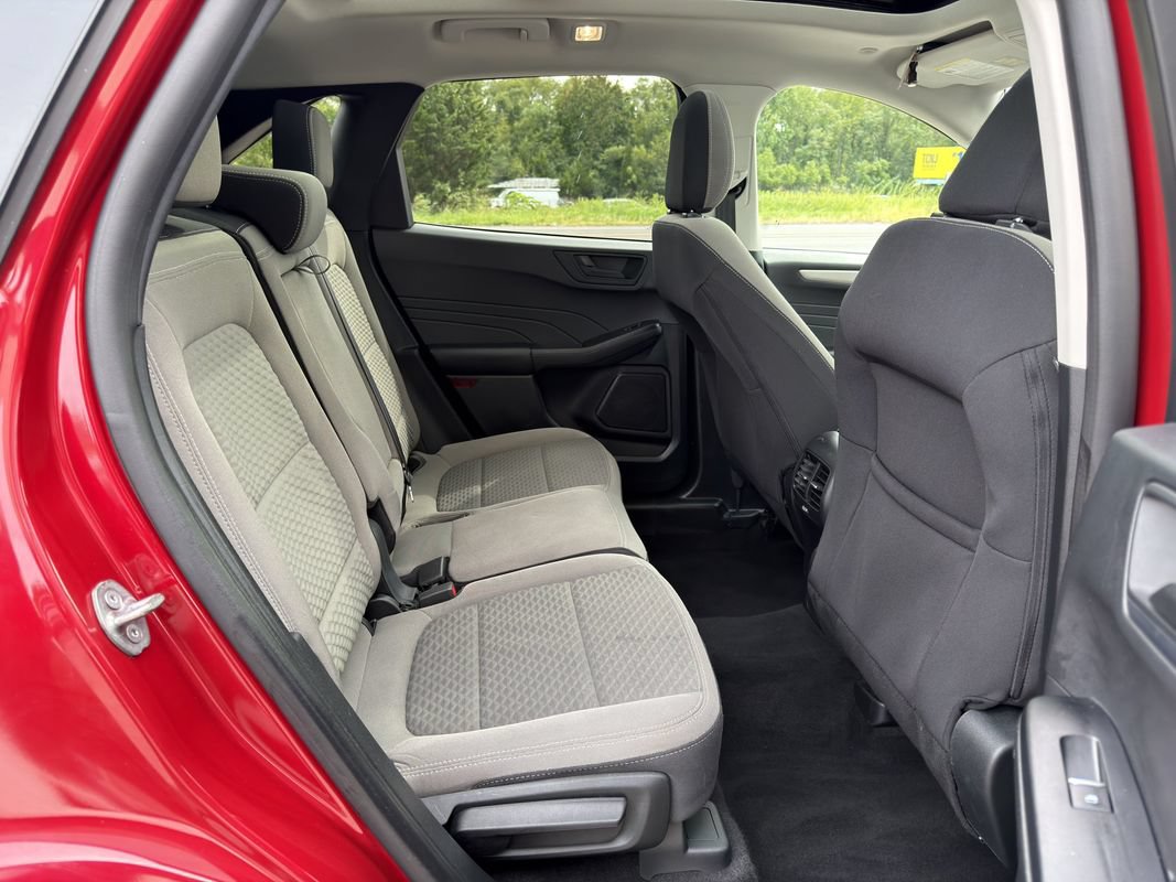 Used 2022 Ford Escape SE w/ SE Sport Appearance Package AWD/4WD image 35