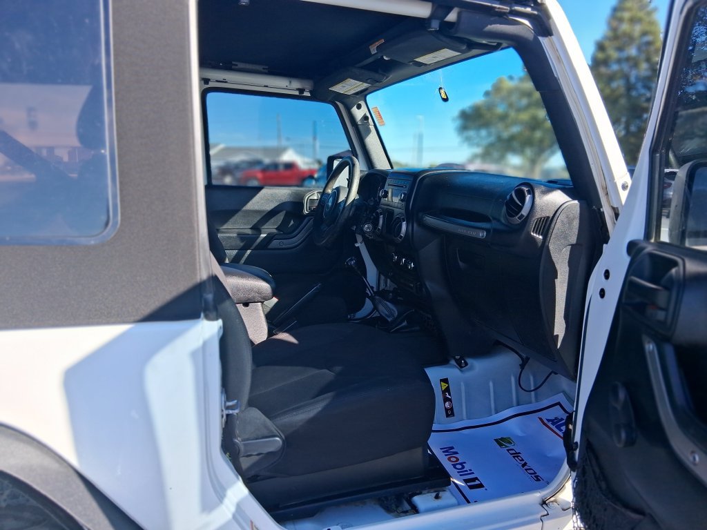 Used 2016 Jeep Wrangler Sport AWD/4WD image 12