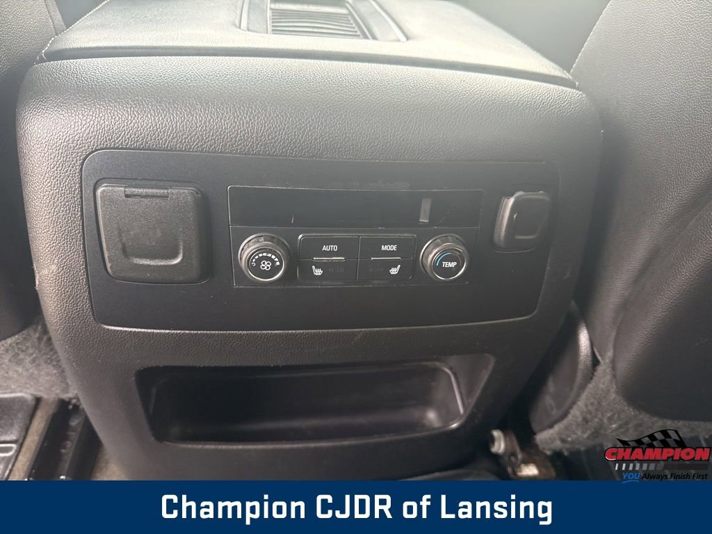 Used 2015 GMC Yukon XL SLT image 47