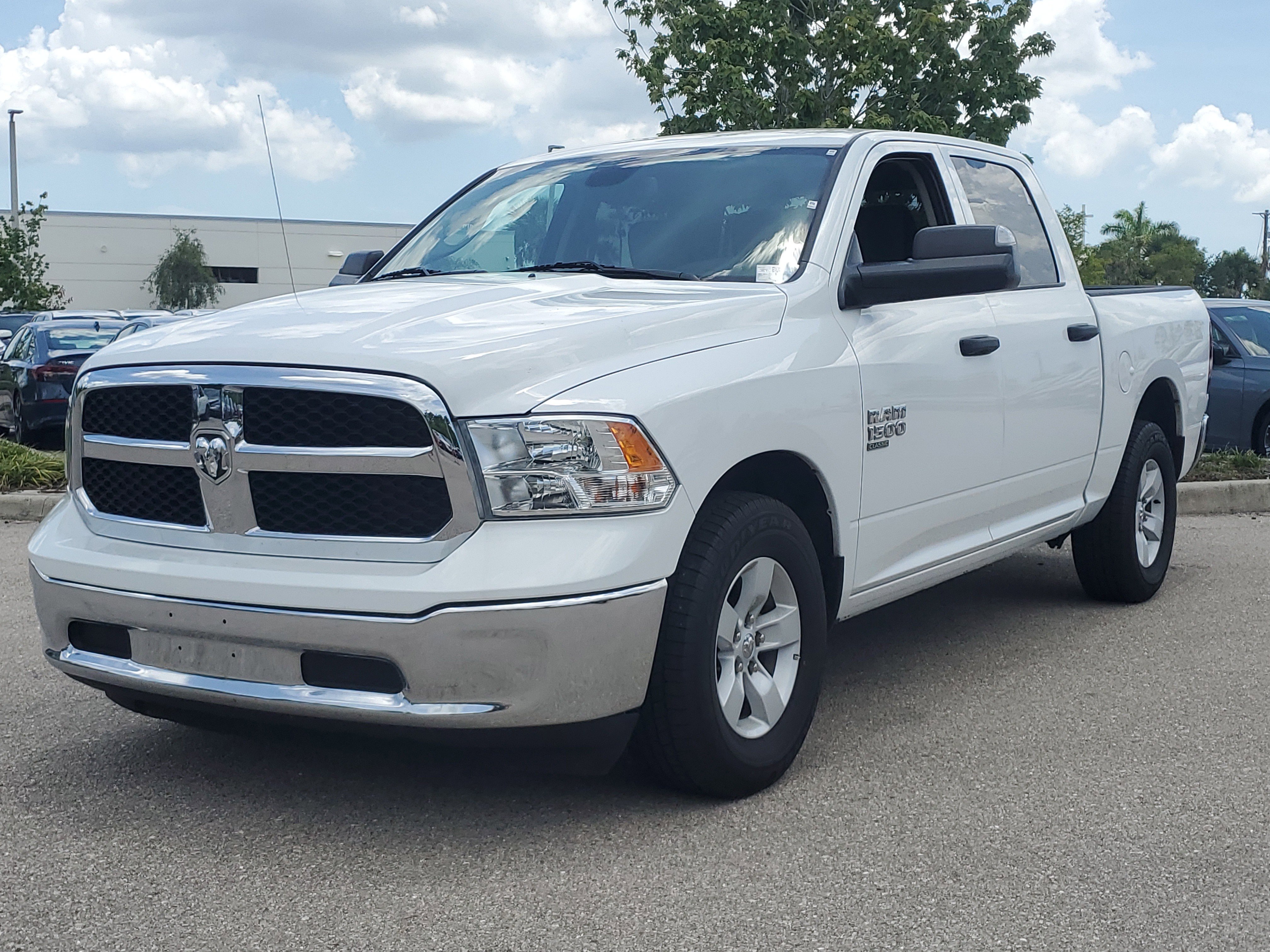 Used 2023 RAM 1500 Classic SLT w/ Trailer & Traction Group image 9