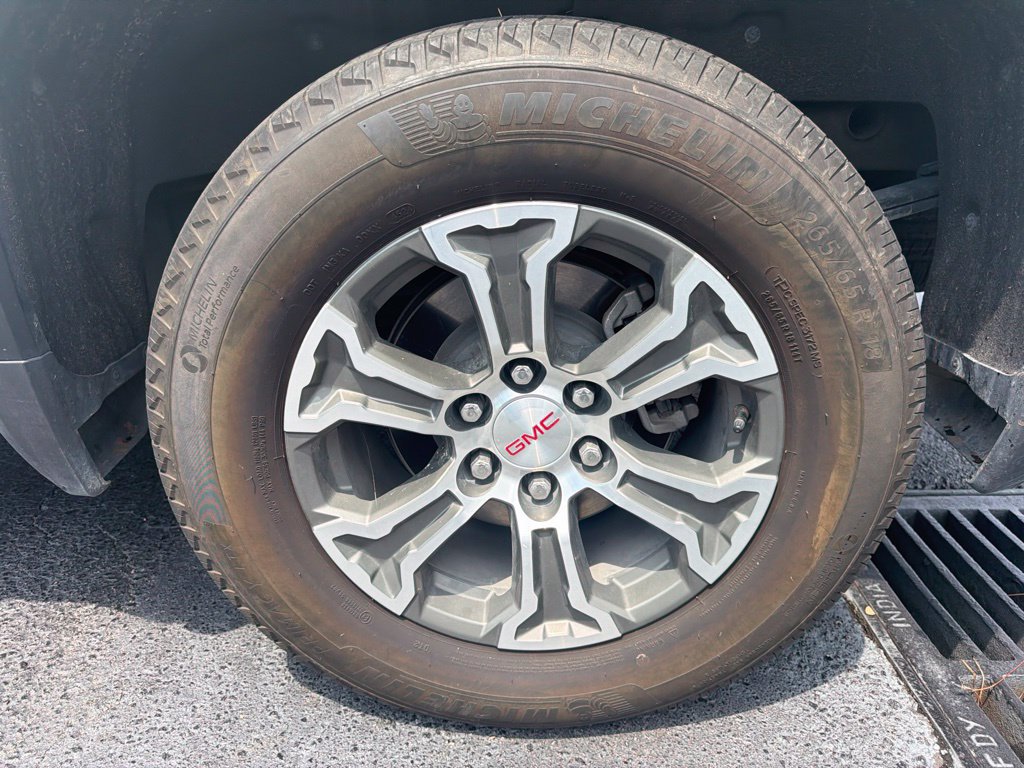 Used 2025 GMC Sierra 1500 SLT RWD image 2