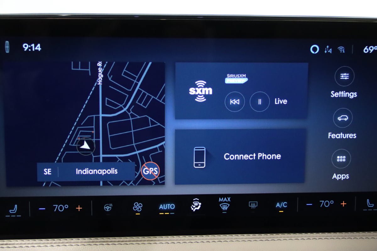 Used 2024 Lincoln Corsair AWD w/ Equipment Group 101A image 37