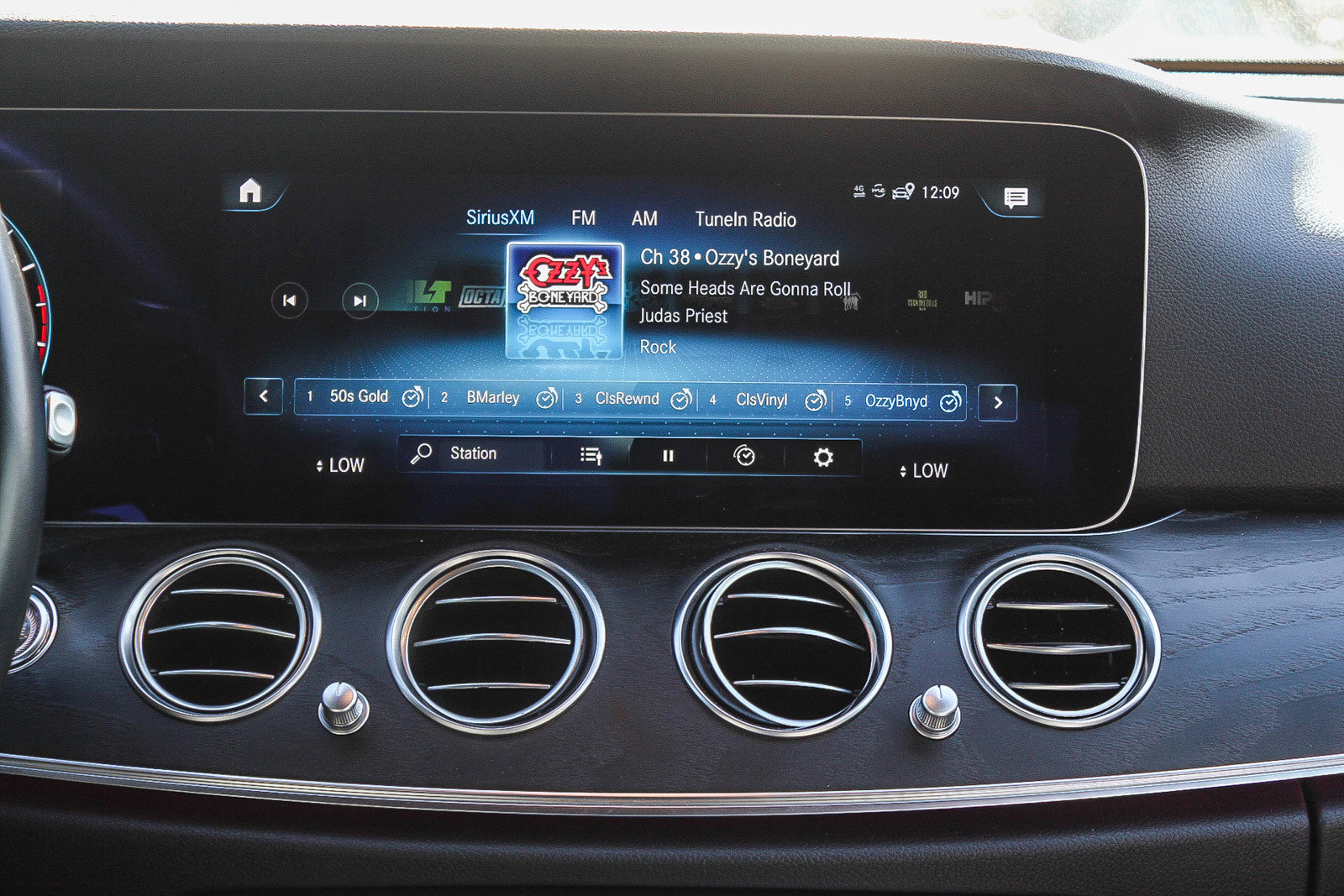 Used 2022 Mercedes-Benz E 350 Sedan image 14