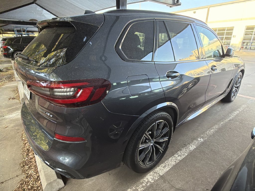 Used 2021 BMW X5 xDrive45e w/ M Sport Package AWD/4WD image 3
