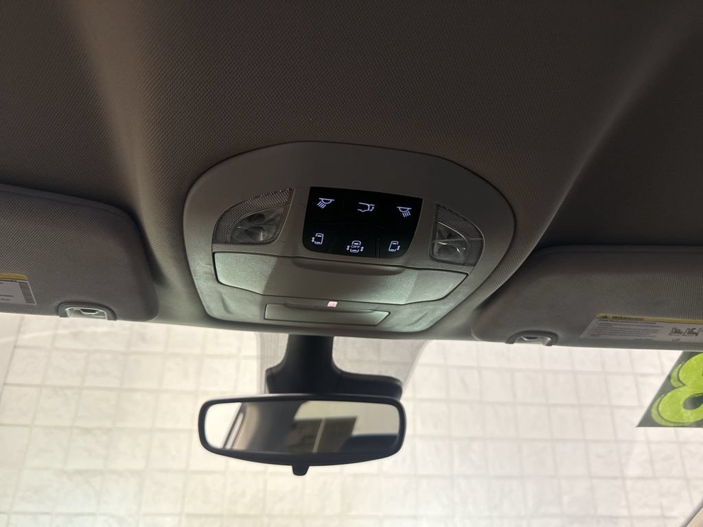 Used 2023 Chrysler Pacifica Touring-L FWD image 33