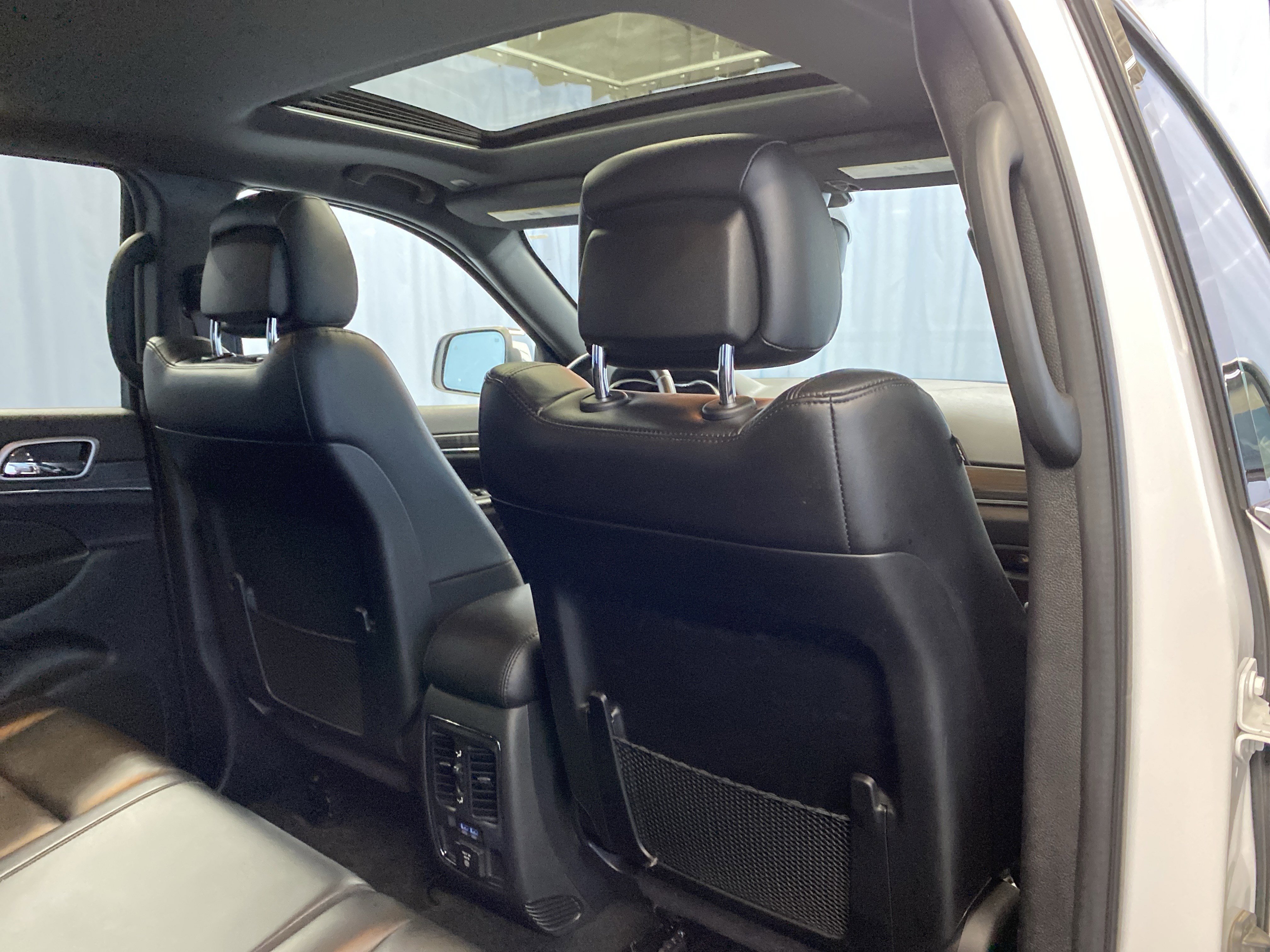 Certified 2022 Jeep Grand Cherokee Limited image 44