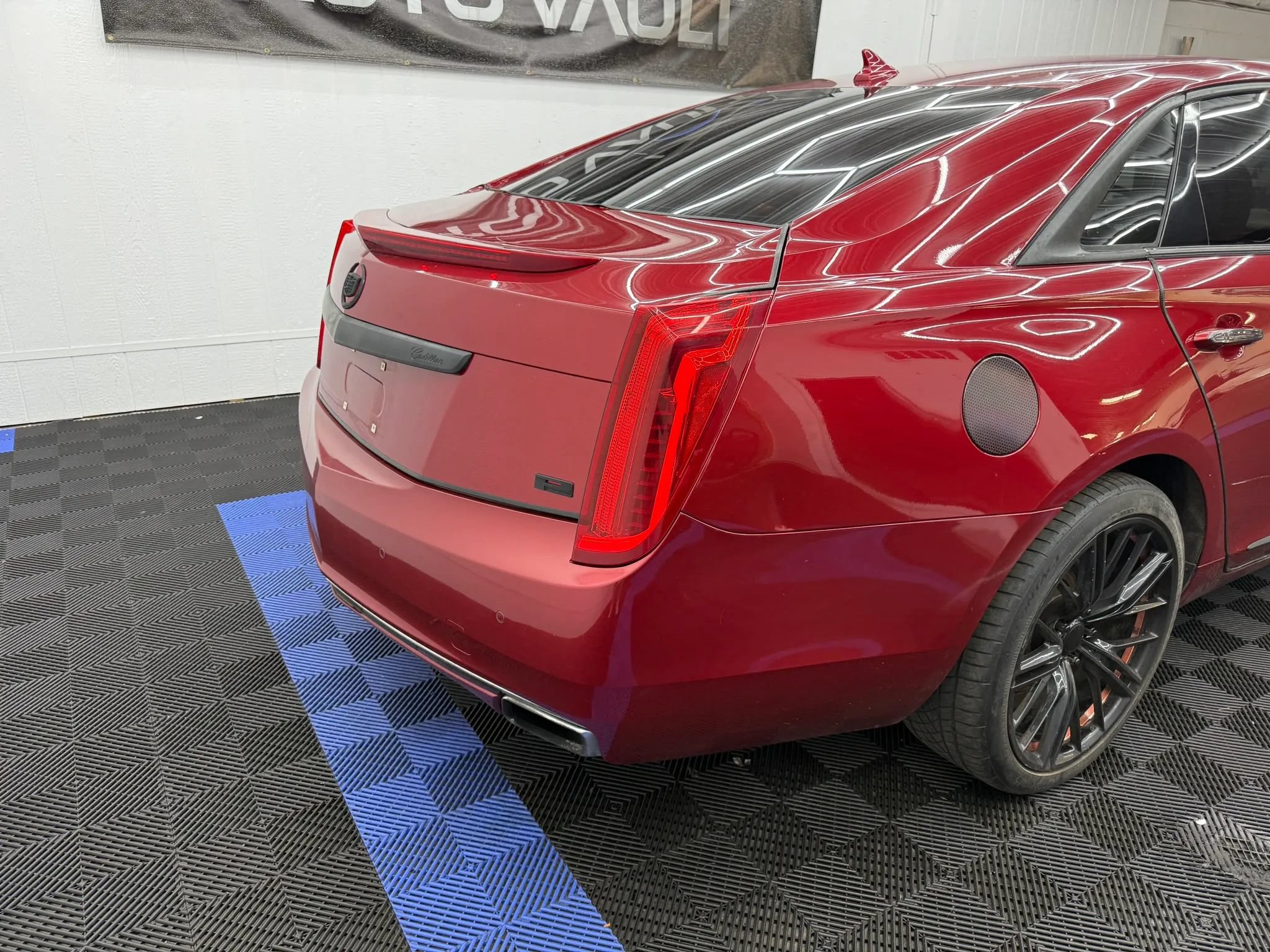 Used 2013 Cadillac XTS Platinum AWD/4WD image 3