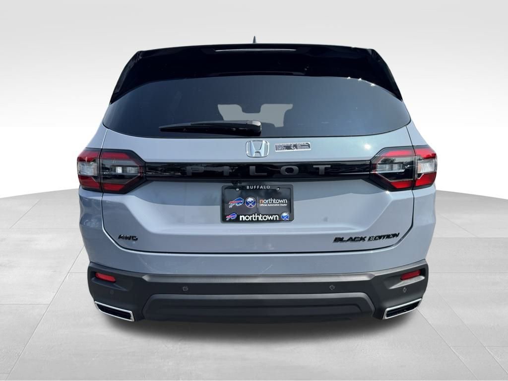 Used 2025 Honda Pilot Black Edition image 10