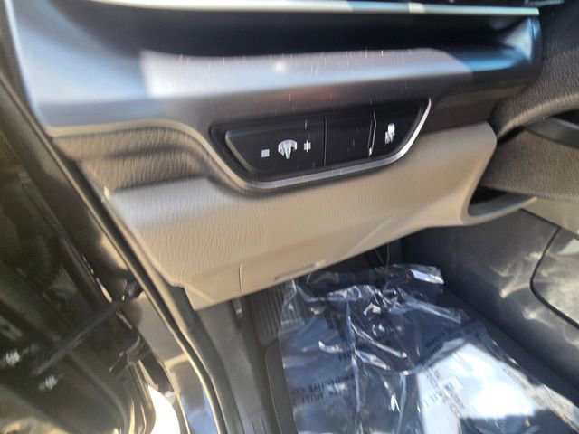 Used 2025 Kia Carnival FWD image 28