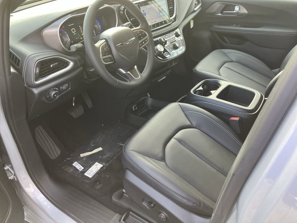 New 2026 Chrysler Pacifica Select image 26