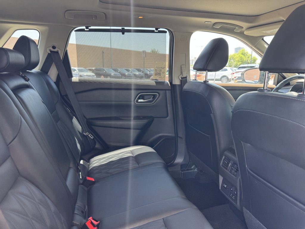 Used 2022 Nissan Rogue Platinum w/ Head-Up Display Package image 42