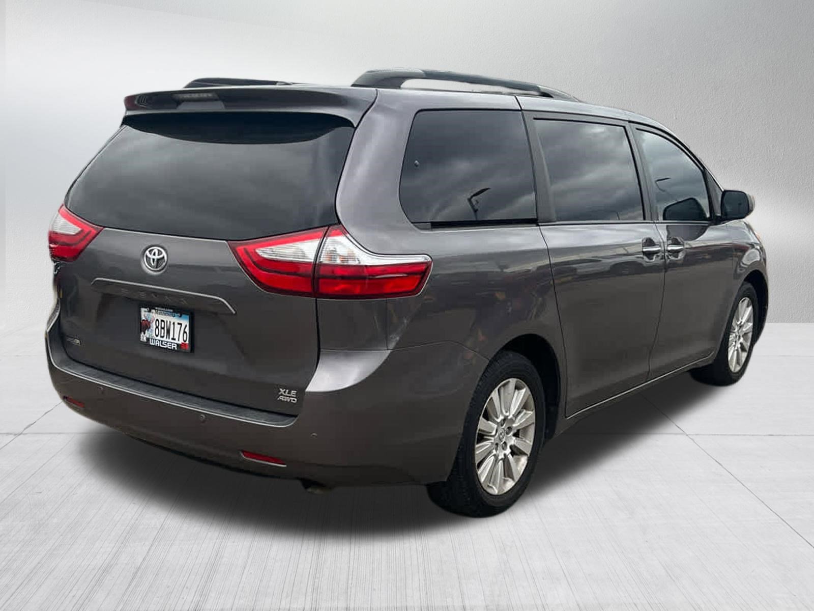 Used 2015 Toyota Sienna XLE w/ XLE Navigation Package AWD/4WD image 3