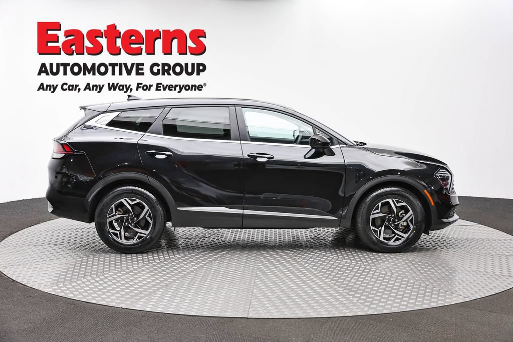 Used 2024 Kia Sportage LX FWD image 4