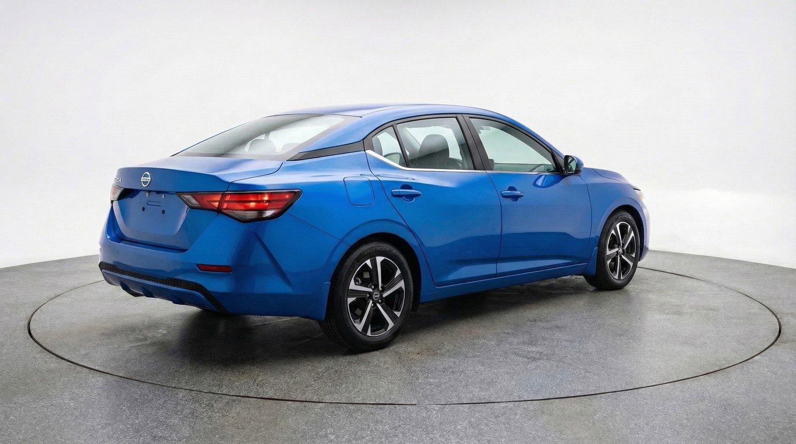 Used 2025 Nissan Sentra SV image 9