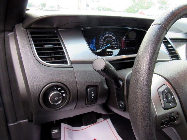 Used 2017 Ford Taurus SEL w/ Equipment Group 201A image 20