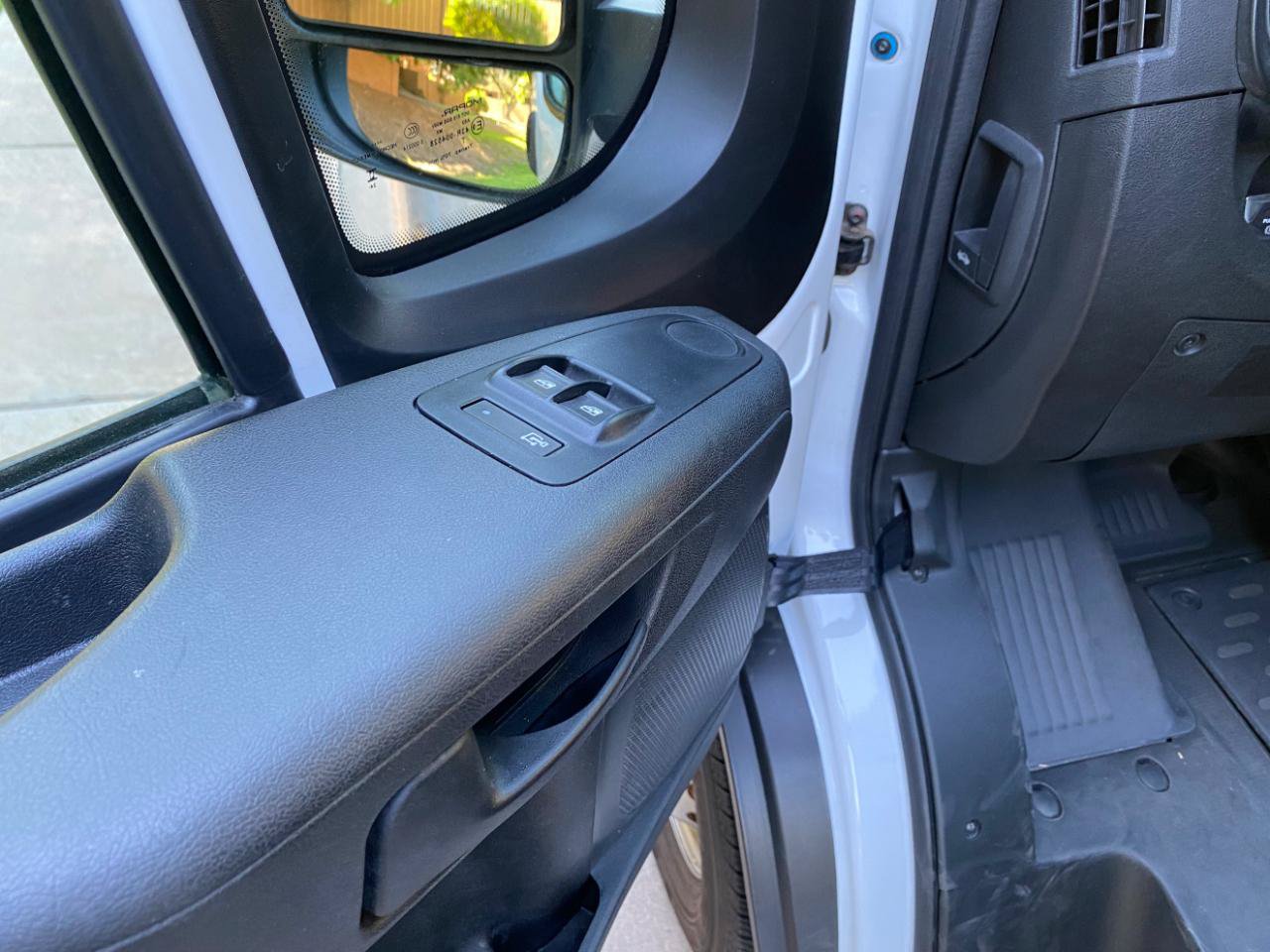 Used 2025 RAM ProMaster 2500 w/ U-Haul Equipment Group FWD image 24