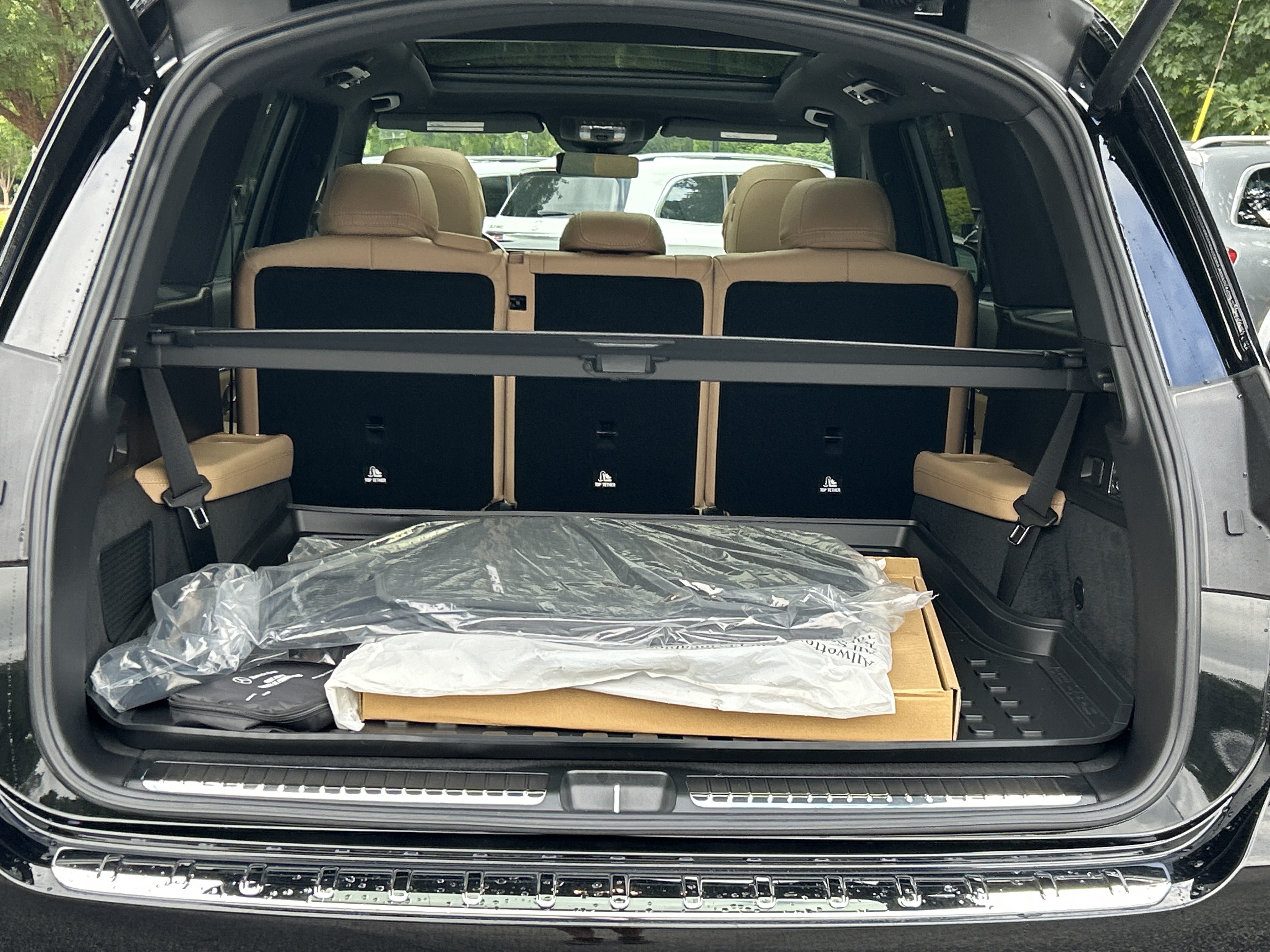New 2026 Mercedes-Benz GLS 580 4MATIC image 9