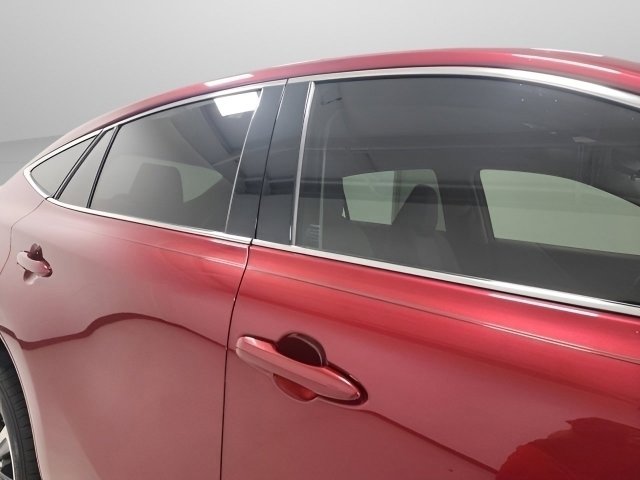 Used 2023 Toyota Venza LE AWD/4WD image 13