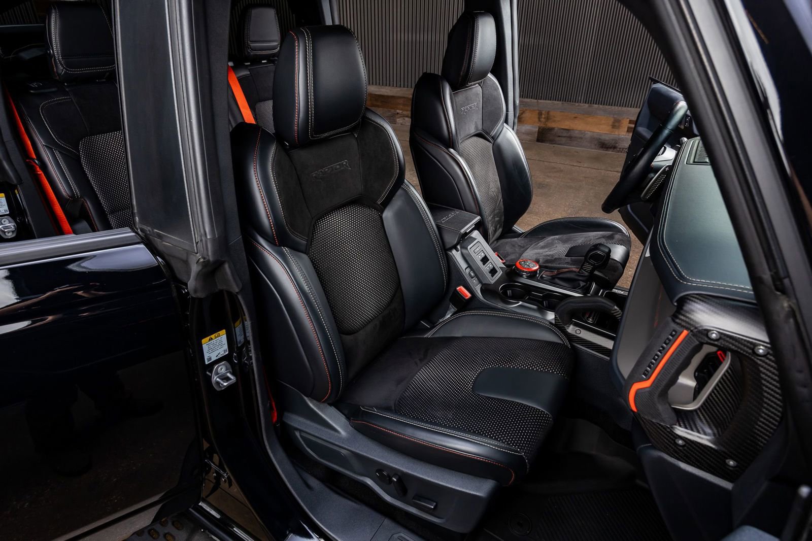 Used 2024 Ford Bronco Raptor w/ Interior Carbon Fiber Pack 6 image 30