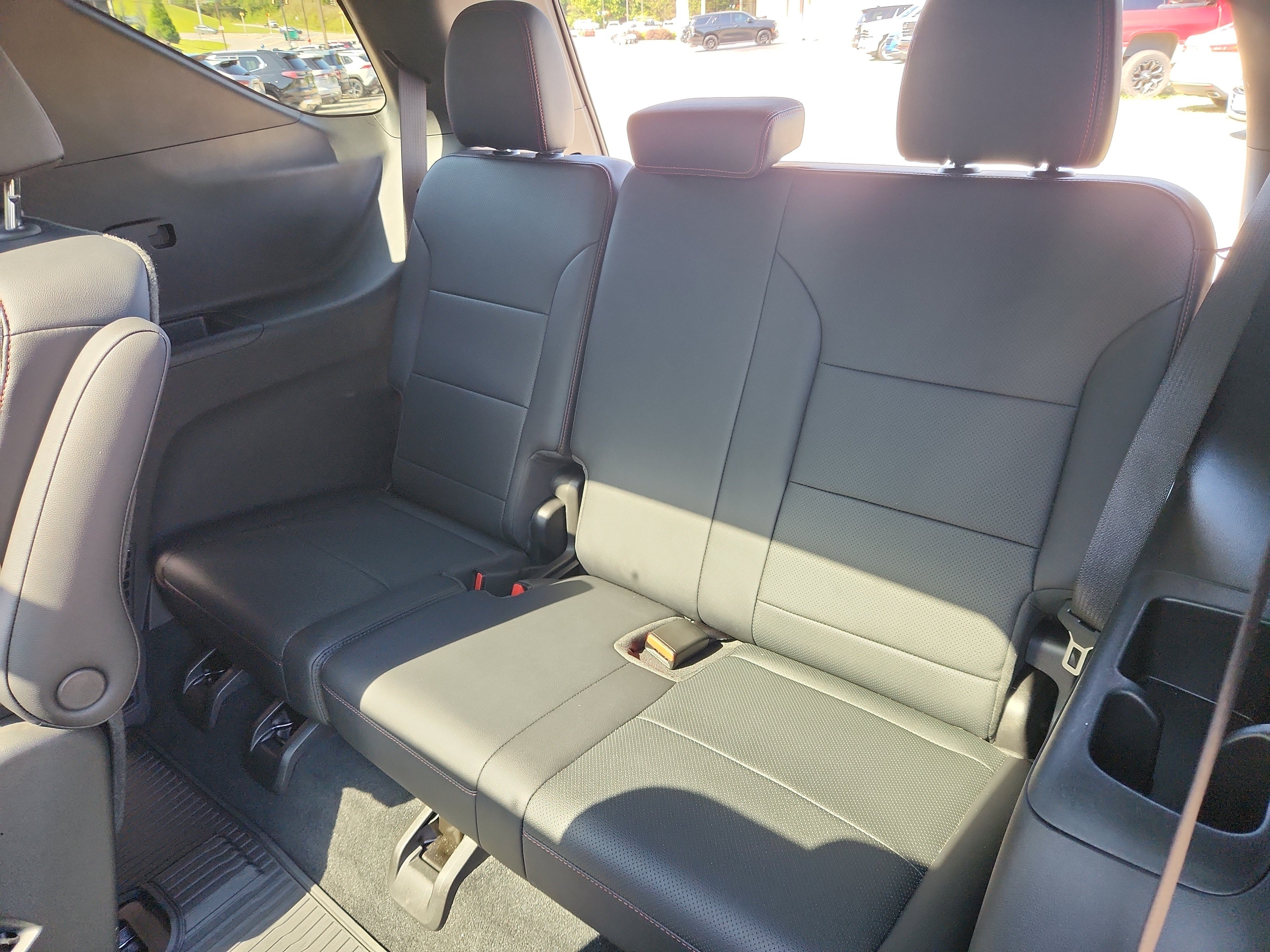 Used 2025 Chevrolet Traverse Z71 w/ Driver Confidence Package AWD/4WD image 41